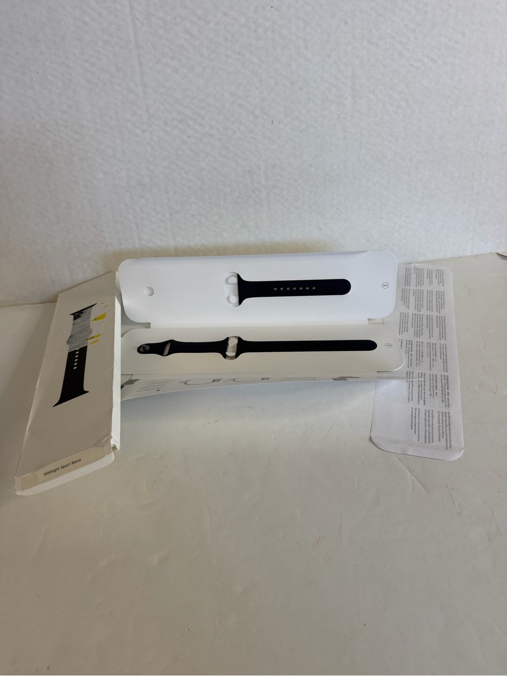 Authentic Apple Watch  45mm Silicone sports Band in black open box Classic Fit